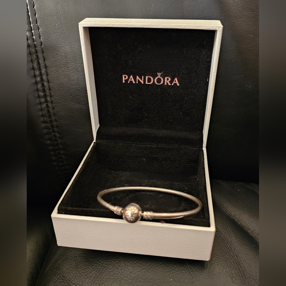 Pandora Sterling Silver Bracelet with Jewlery Box EUC - Picture 1 of 7